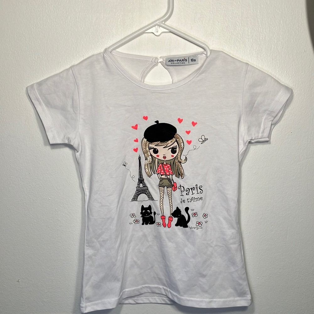 This is a graphic t-shirt with different textures in every spot.